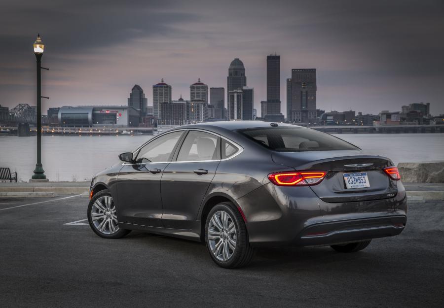  Chrysler 200 Limited (UF) 2014 года  (фото 6 из 6)